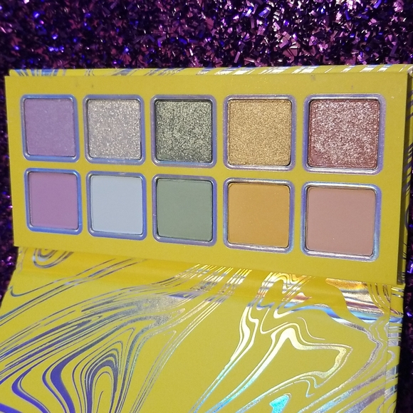 🧚‍♀️CALM BEFORE THE STORM Kylie DISCONTINUED Eyeshadow Palette NWT - Picture 4 of 4